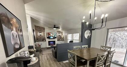 The Happy Place - Acre - Fenced Yard - Creek Permit #STR24-03