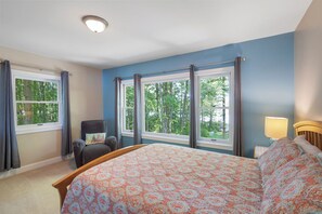 7 slaapkamers, een strijkplank/strijkijzer, reisbedje, gratis wifi