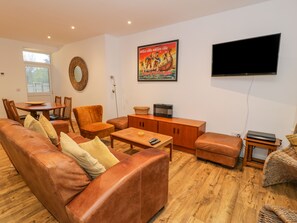 Interior - Bronwen House (Llanbedr)