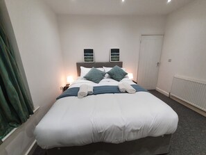 3 dormitorios, escritorio, wifi y ropa de cama
