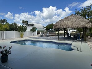 Outdoor pool, a heated pool - LiL Piece of Paradise (Little Torch Key)