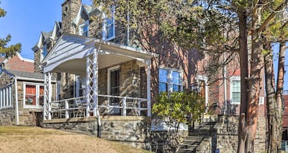 Townhome w/ Porch, 7 Mi to Lincoln Financial Field