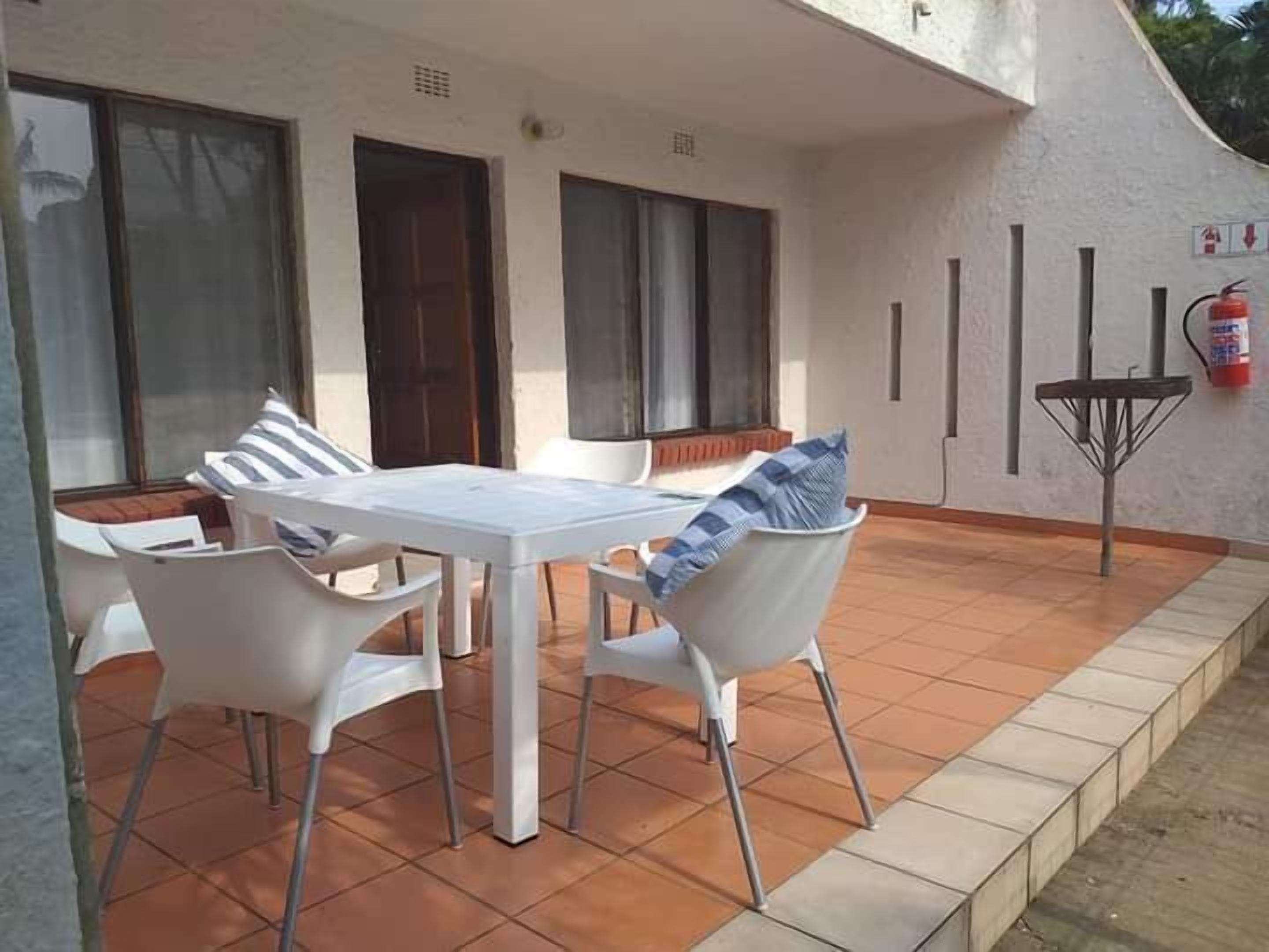 Vila Keluarga | Teras/patio