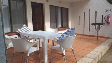 Vila Keluarga | Teras/patio