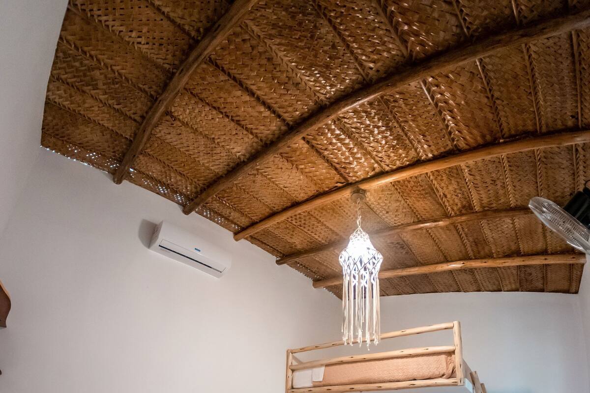 Ropa de cama de alta calidad, minibar, wifi gratis y ropa de cama