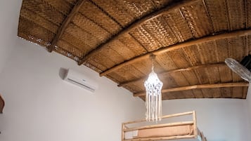 Roupas de cama premium, frigobar, Wi-Fi de cortesia, roupa de cama