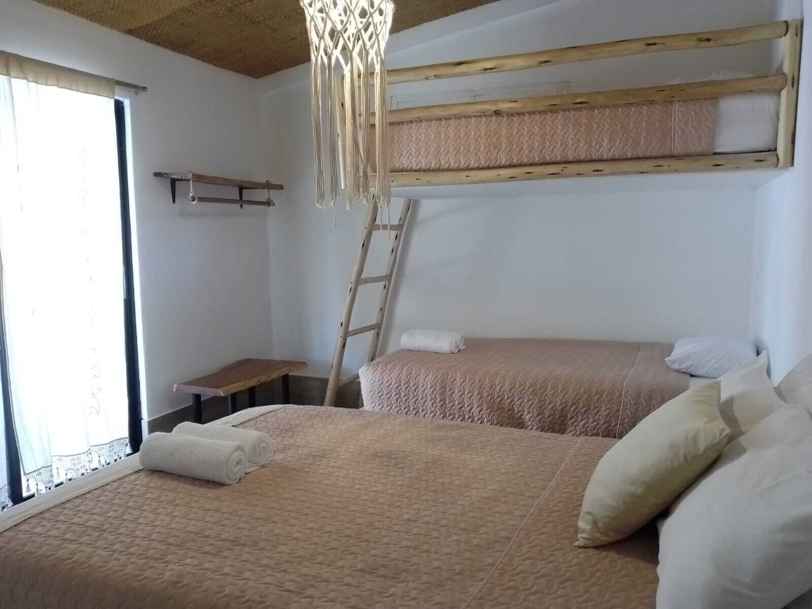 Ropa de cama de alta calidad, minibar, wifi gratis y ropa de cama
