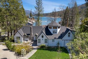 Exterior - Bass Luxury Cabin-Game Room-Outdoor Kitchen-Lake View (Bass Lake)