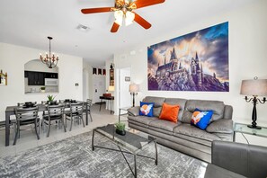TV - Magical Harry Potter Themed Condo (Kissimmee)