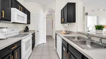 Appartement (2 Bedrooms) | Cuisine privée