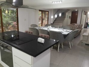 Microwave - CASA SUYTE LEGUIZAMON (Envigado)