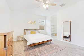 3 bedrooms, iron/ironing board, WiFi, bed sheets
