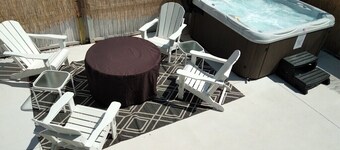 Beach Retreat I HotTub I FirePit I Near Cape May I 7 Beach Passes I 4 Bikes
