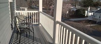 Beach Retreat I HotTub I FirePit I Near Cape May I 7 Beach Passes I 4 Bikes