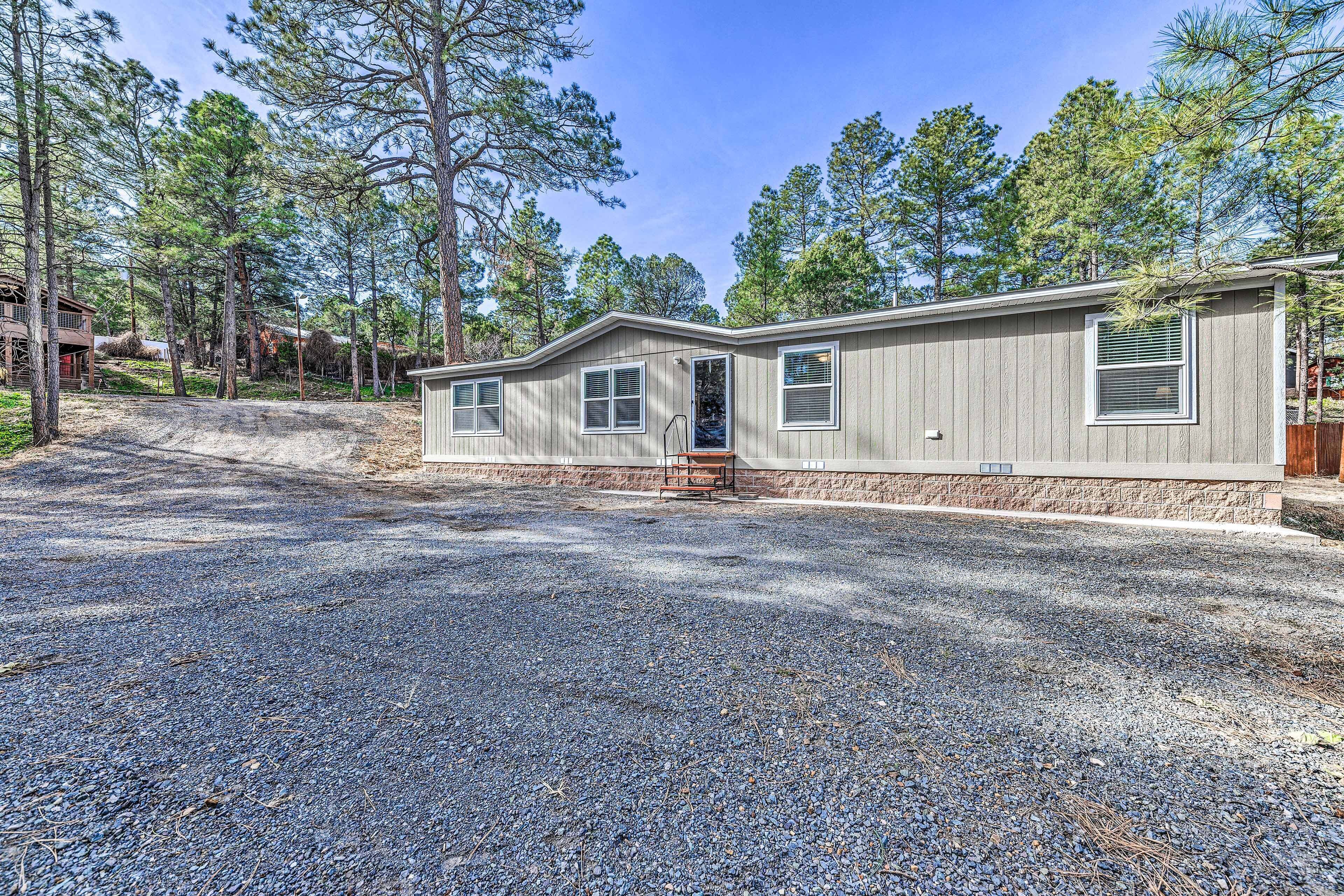 Ruidoso Home Near Golfing, Hiking & Shopping
