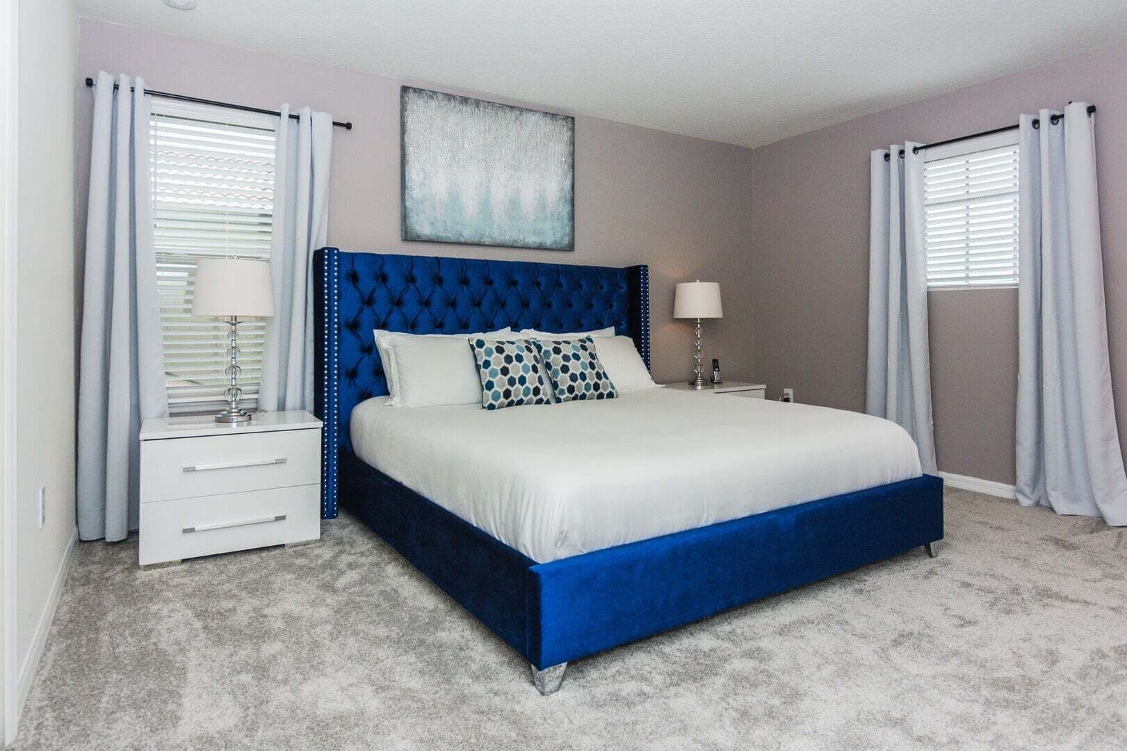 6 bedrooms, iron/ironing board, WiFi, bed sheets
