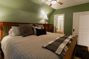 4 bedrooms, desk, iron/ironing board, free WiFi