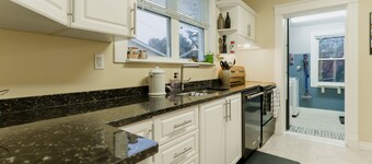 Cute yellow house on Peter