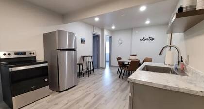 Elk Loft in Downtown Custer, Sleeps 8, 2 full bath