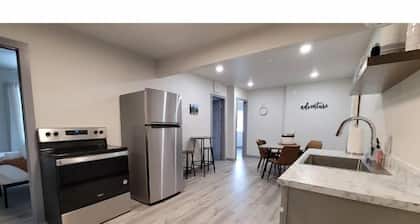 Elk Loft in Downtown Custer, Sleeps 8, 2 full bath