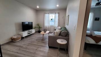 4 slaapkamers, een strijkplank/strijkijzer, reisbedje, gratis wifi