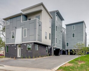 Your modern Nashville headquarters—a designer 3BR home located in the trendiest part of The Gulch.