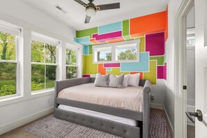 3 slaapkamers, een strijkplank/strijkijzer, wifi, beddengoed