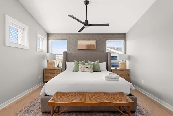 4 bedrooms, iron/ironing board, WiFi, bed sheets