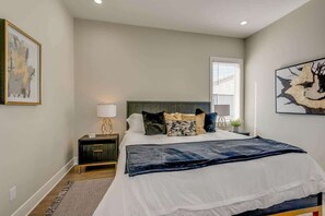 3 habitaciones, tabla de planchar con plancha, wifi y ropa de cama 