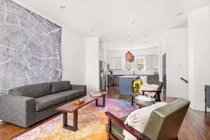 Televisión y oficina 