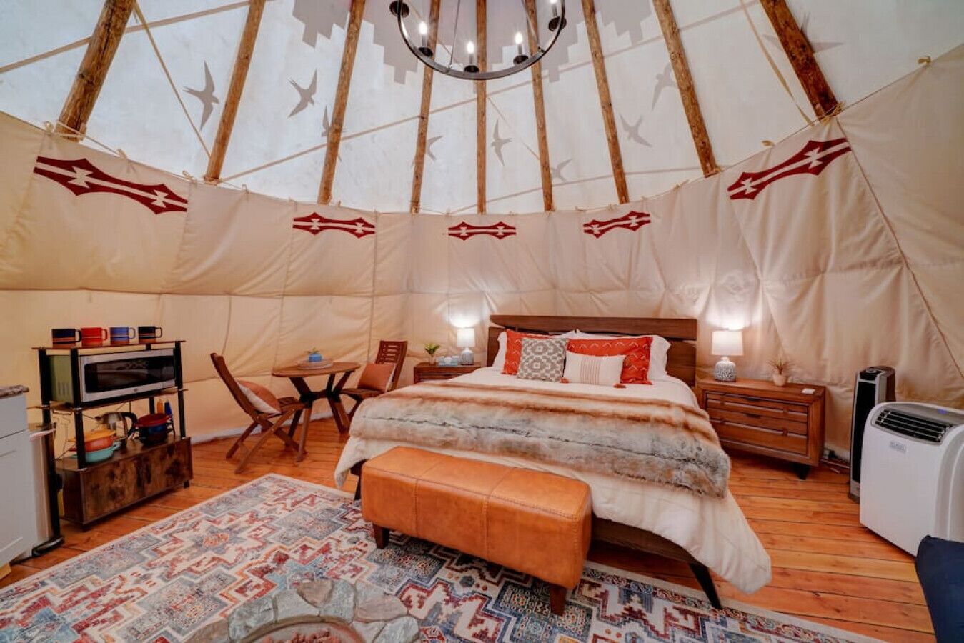 1 bedroom, bed sheets