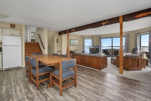 Interior - Ryokan - Water views, Shared Boat Launch! (Chincoteague Island)