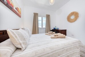 2 makuuhuonetta, silitysrauta/-lauta, vauvan matkasänky, ilmainen Wi-Fi