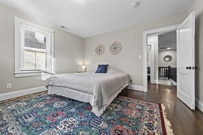 4 bedrooms, WiFi, bed sheets