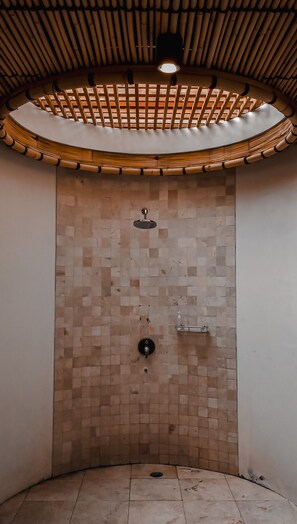 Bathroom shower - Tirta sari (Sebatu)