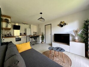 TV