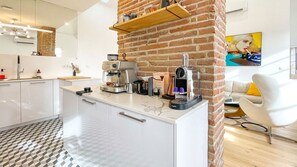 Refrigerador, microondas, horno y lavavajillas