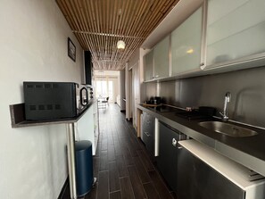 Fridge, microwave, coffee/tea maker, electric kettle