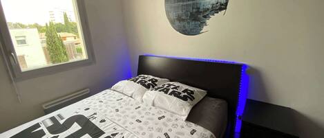 1 chambre, bureau, accĂšs au Wi-Fi (inclus), literie fournie