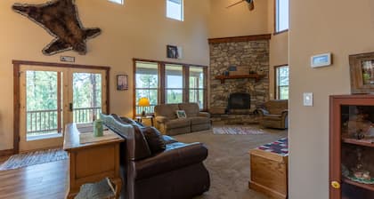 Secluded cabin on 6 acres- wood fireplace- sleeps 11