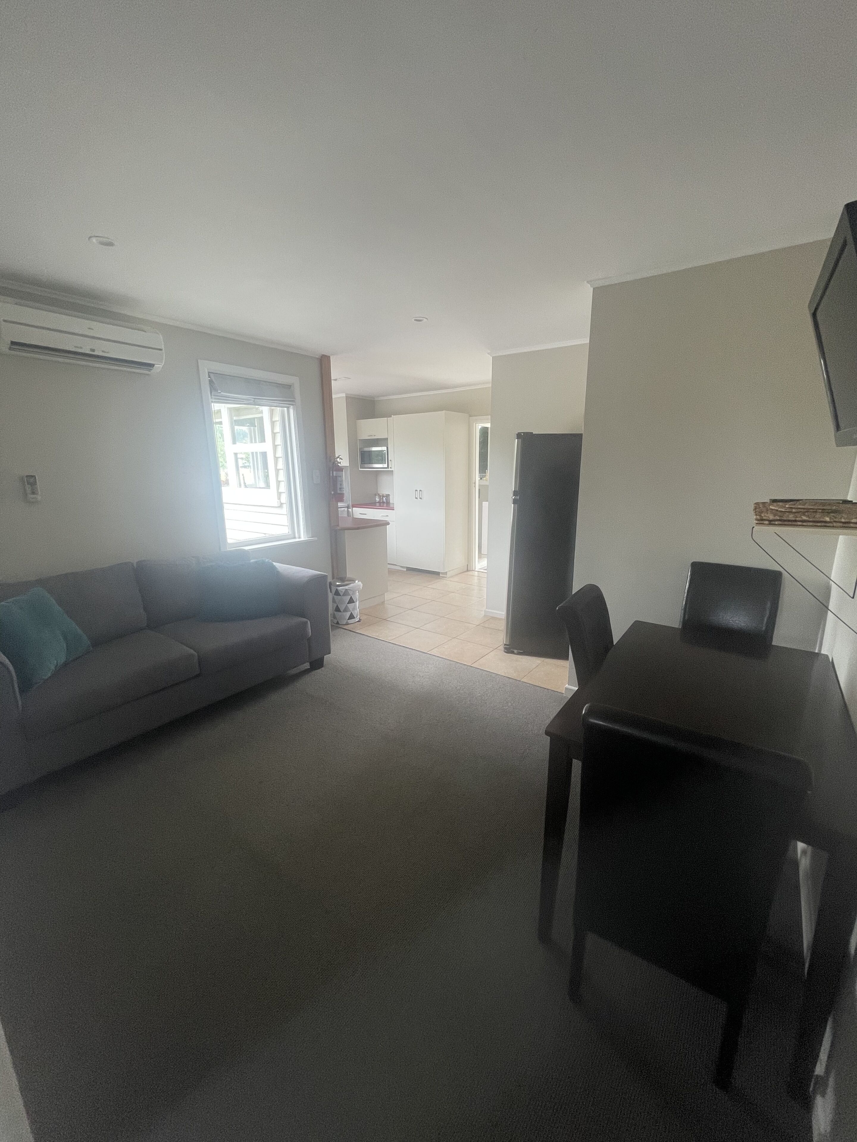 Standard Double Room, 1 King Bed | Living area