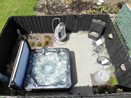 Exterior. Springfield Motel