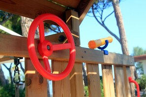 Área de juegos infantiles al aire libre