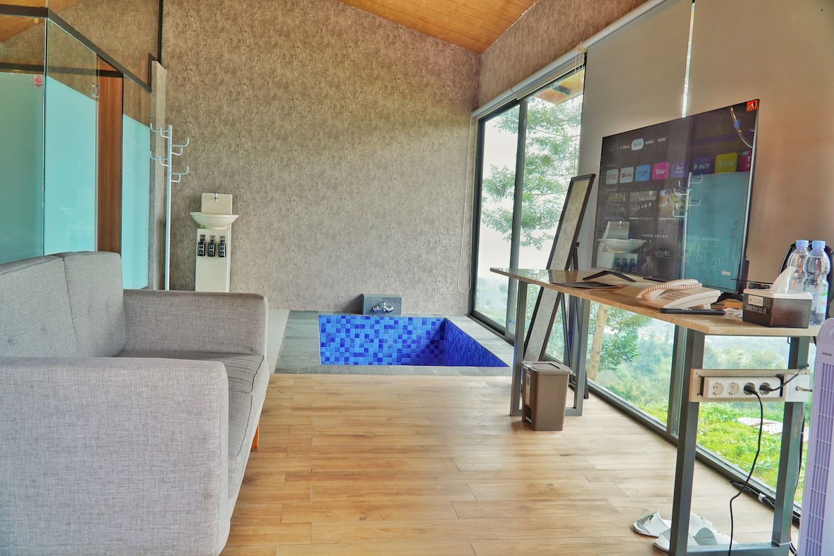 1 bedroom, desk, laptop workspace, free WiFi