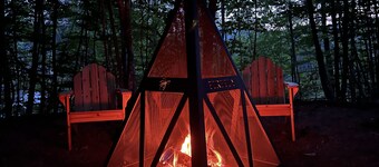 Birch Lodge - mountain views, hottub, minutes to Okemo!