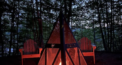 Birch Lodge - mountain views, hottub, minutes to Okemo!