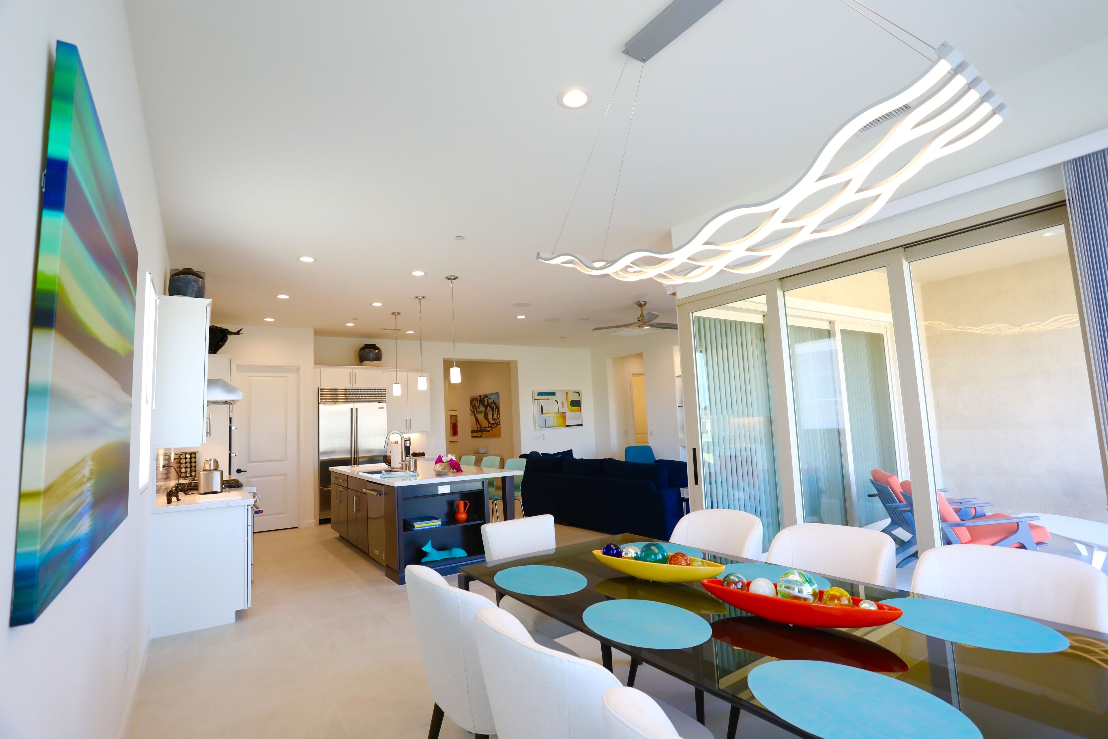 Contemporary Rancho Mirage retreat, great amenities & community, stunning views