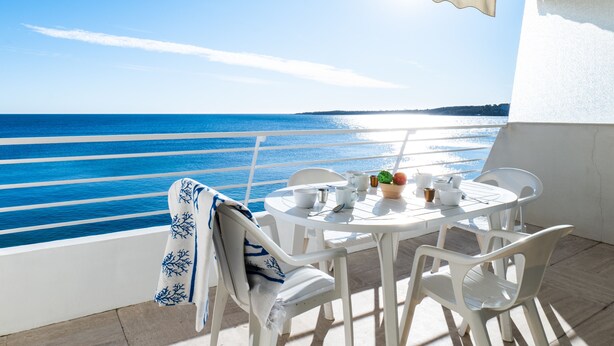 Unclassified image, 1 of 26, button - PANORAMIC SEA VIEW - 2-Br Apartment Mouré Rouge (Cannes)