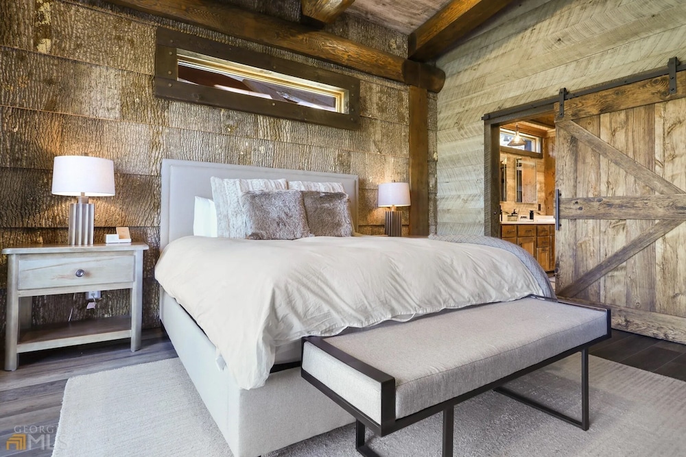 Enjoy a Luxe Riverfront Retreat at Miracle Creek Epworth Vrbo