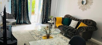 Lovely 2-Bed House in Rochester
